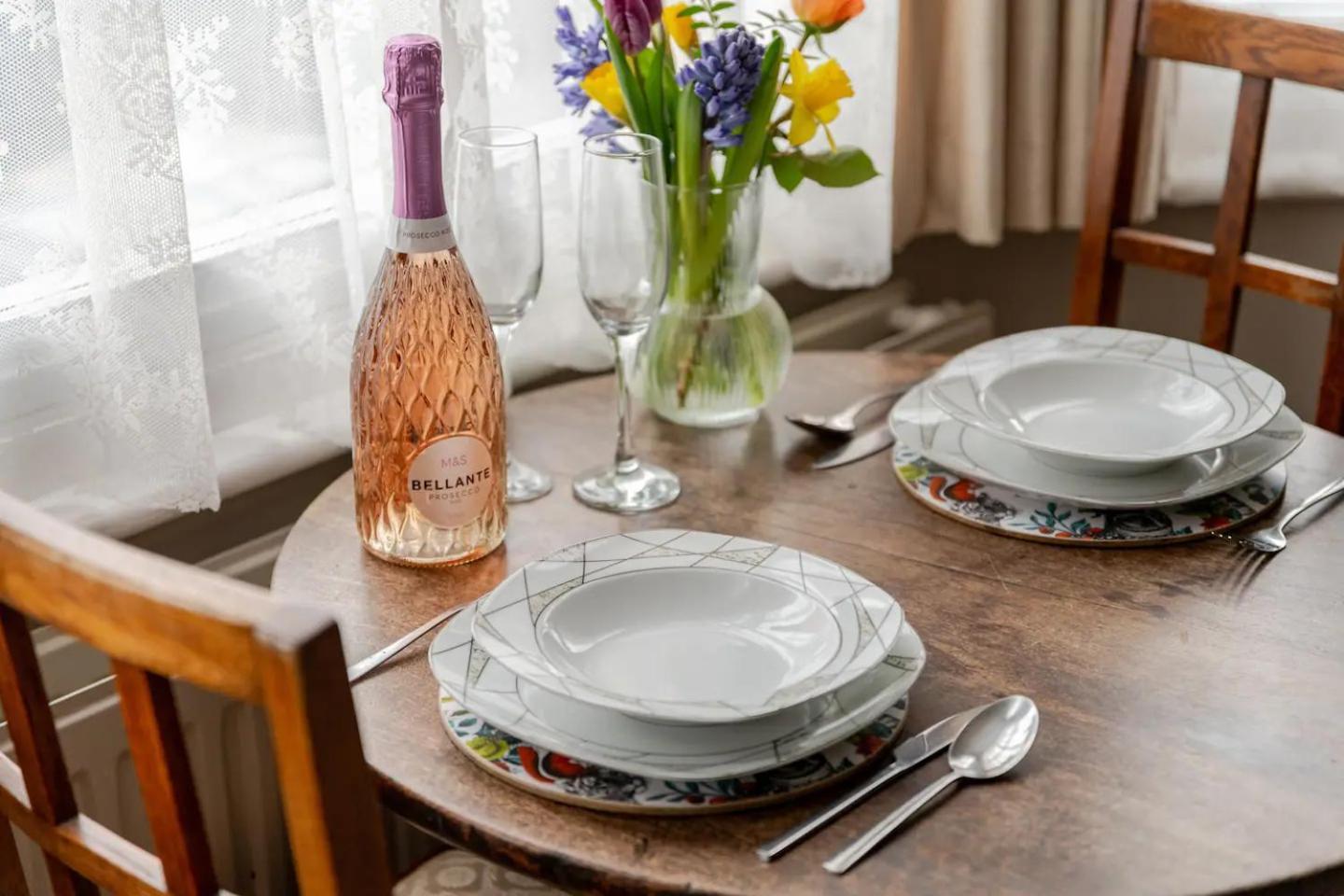 Deco Studio: King Bed, Kitchenette, Stylish & Comfortable Brighton Екстериор снимка
